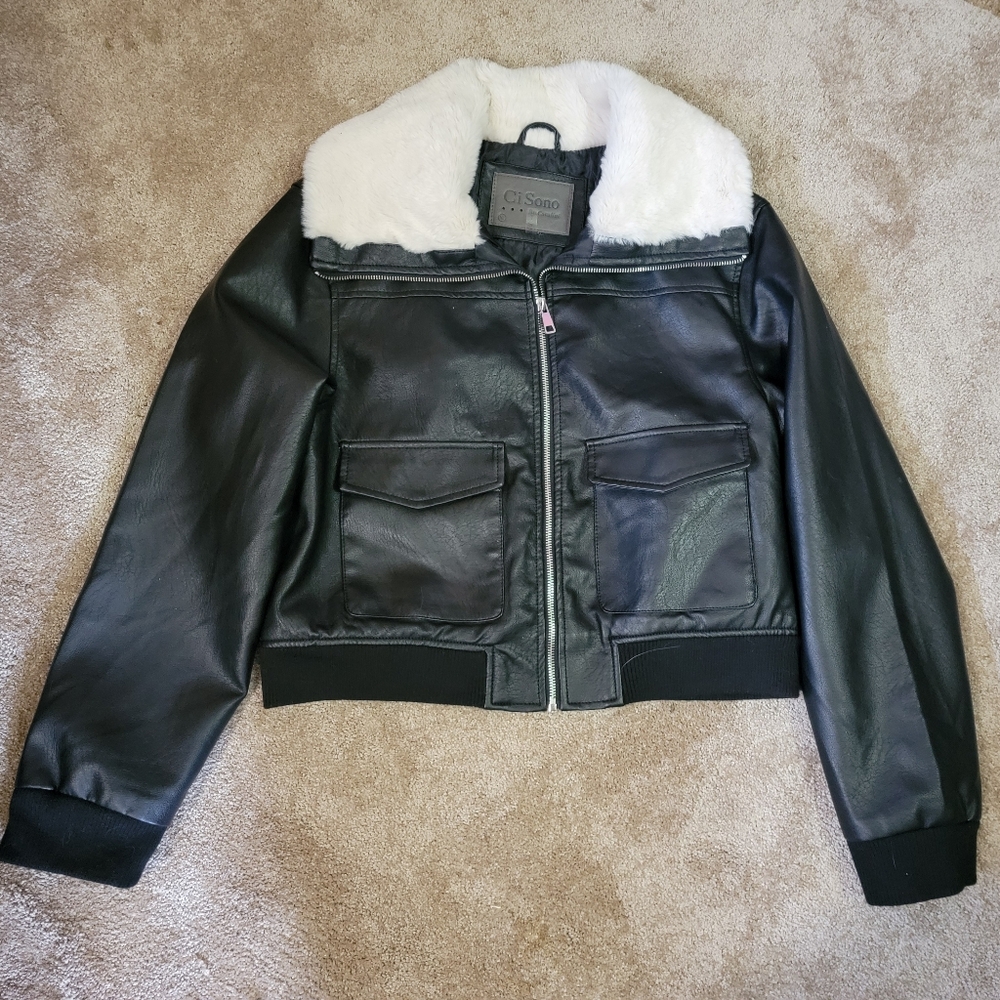 Black Jacket with White Faux Fur Collar Juniors Xl New!